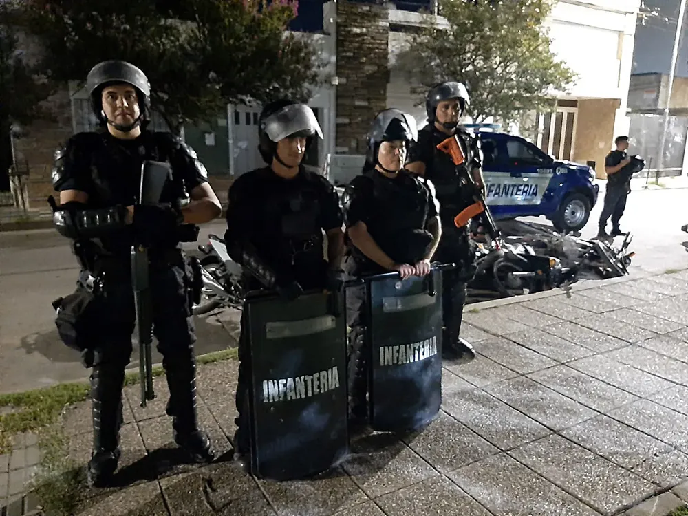 76dfbb92-7b55-4844-a277-4bf881793152