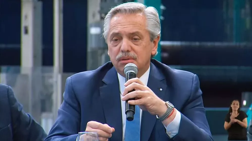 alberto fernandez cara
