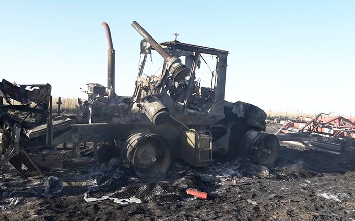 tractor_incendio_Winifreda_25setiembre2019_1