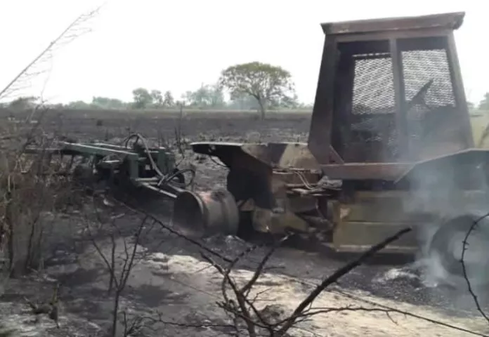 incendio-tractor-696x480