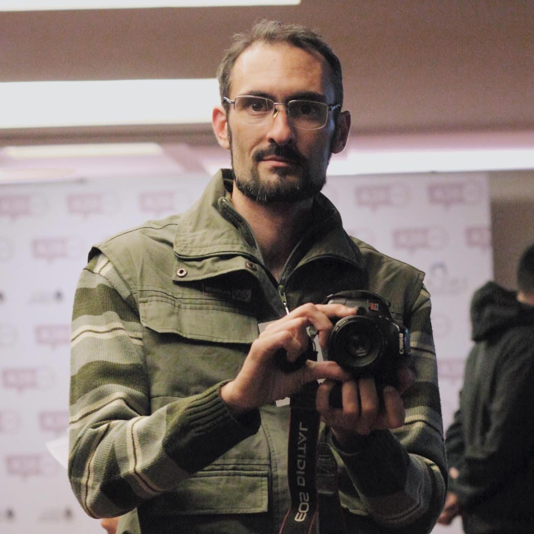 e9bab99c-79a9-4aba-afaf-d1d1b0200d59