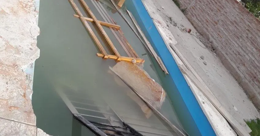 pileta destrozada Toay