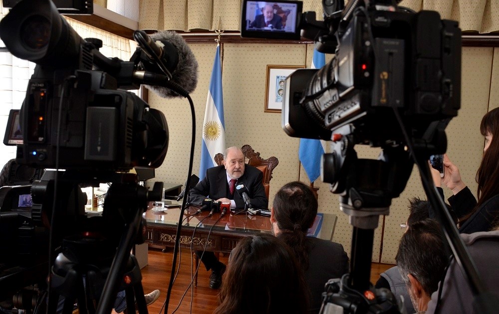 vernacarlosrenunciamientoreeleccion2018-2