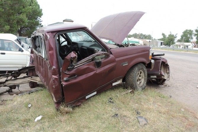 castex-camioneta-f100-totalmente-destruida-01