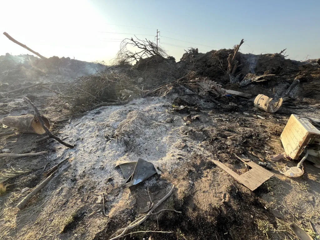 basurero ramas humo 4 (FILEminimizer)