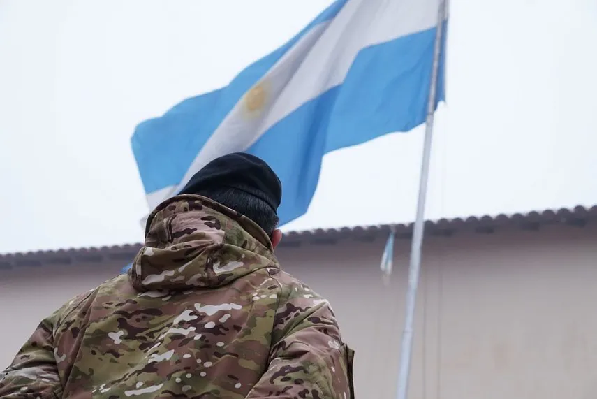 dinapolilucianoejercitocuarentena2020-3