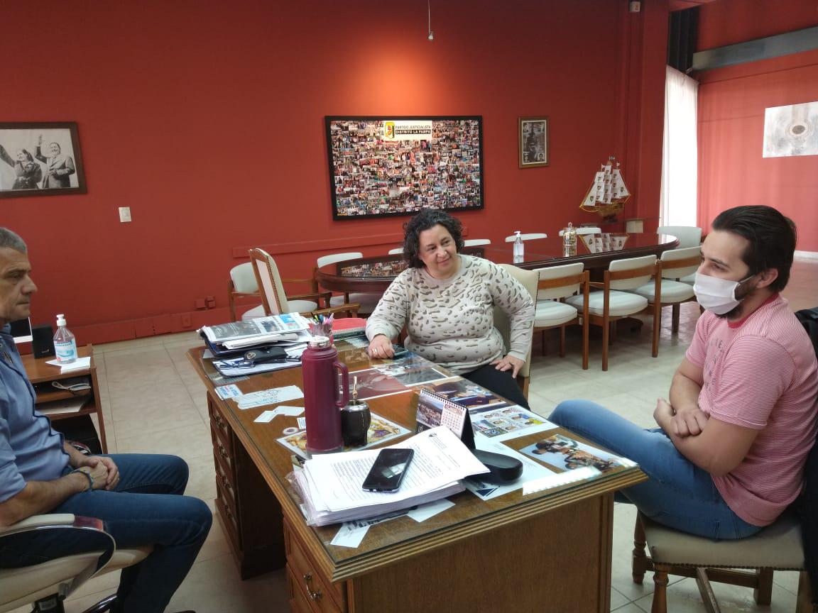 EL VICEGOBERNADOR CON EL ESCRITOR BORELLO 2