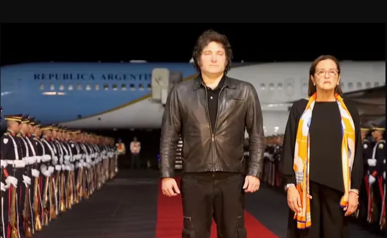 LLEGADA DE MILEI AL SALVADOR