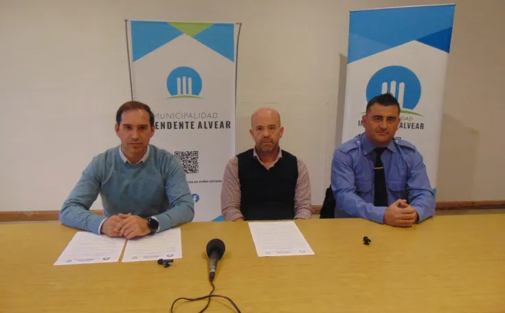 Intendente Alvear conferencia