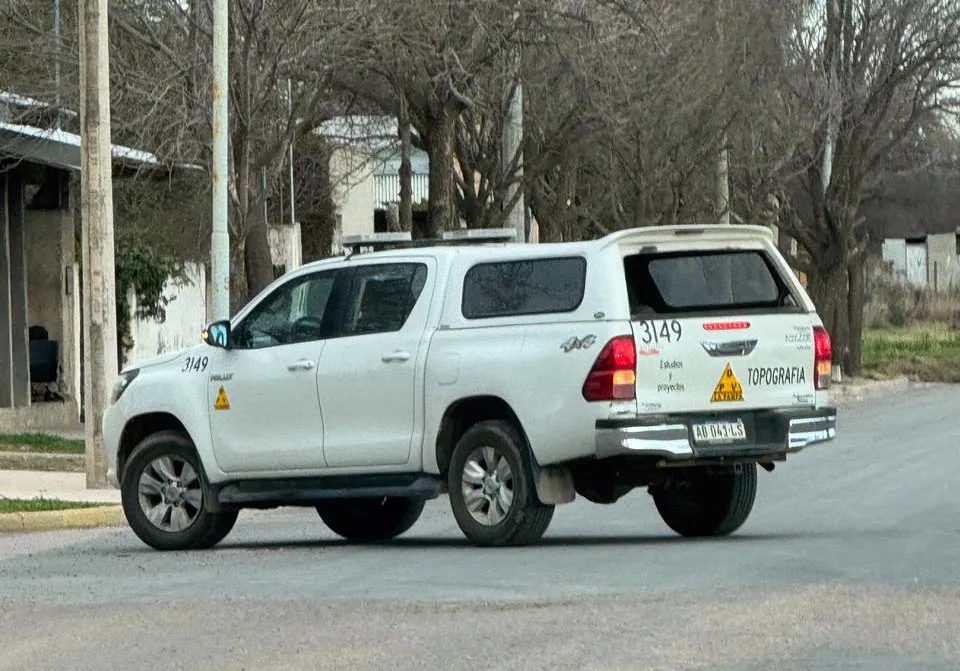 camioneta vialidad asfalto 6