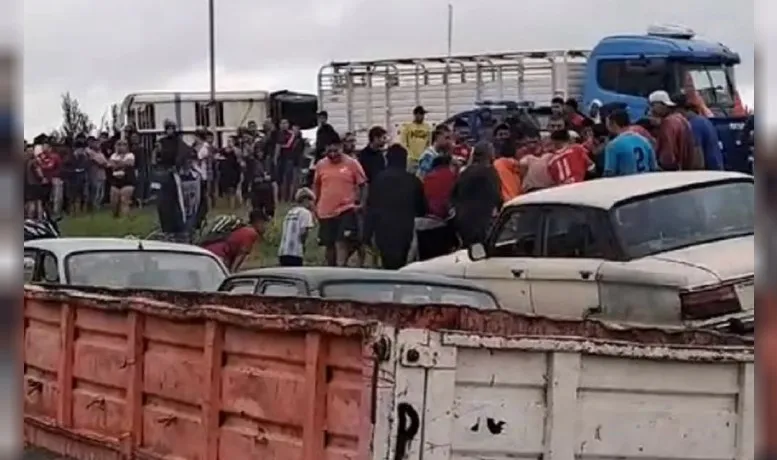 VUELCO CAMIÓN RIO CUARTO