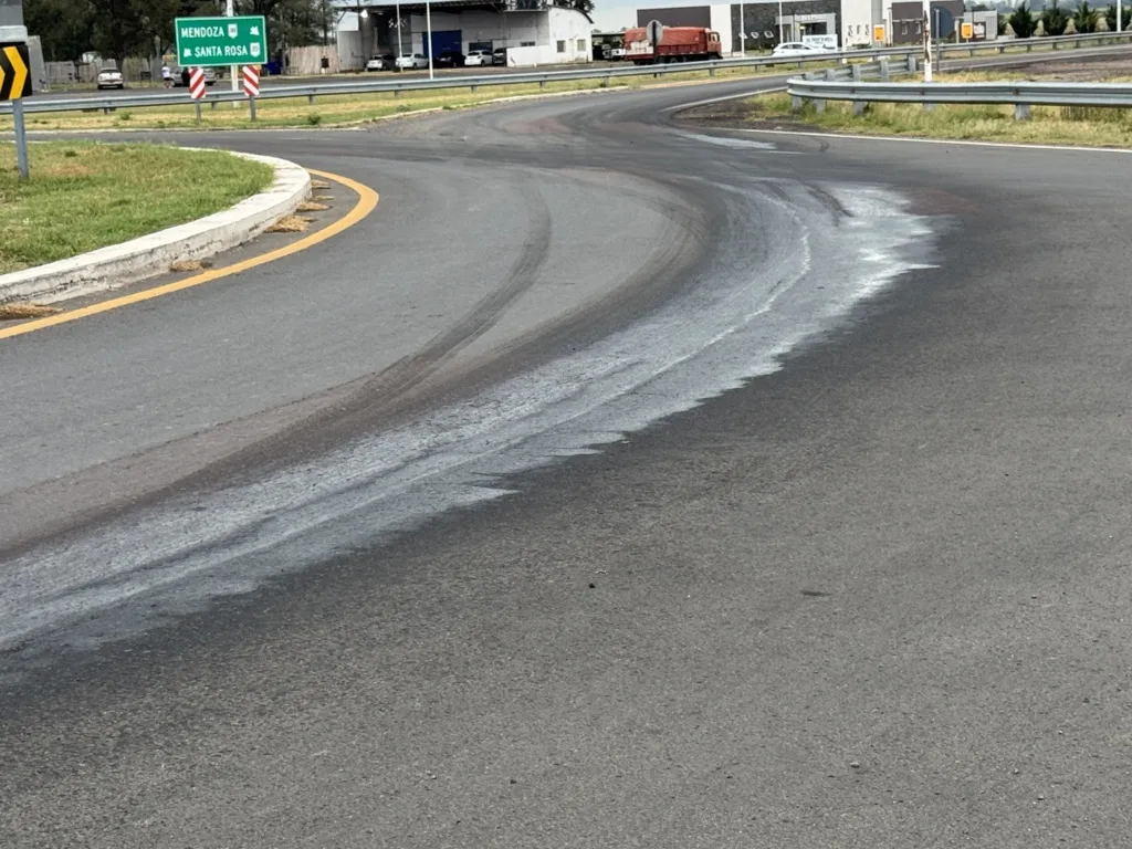 caida motociclista rotonda 4 FILE