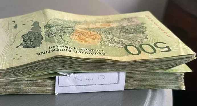 dinero pesos