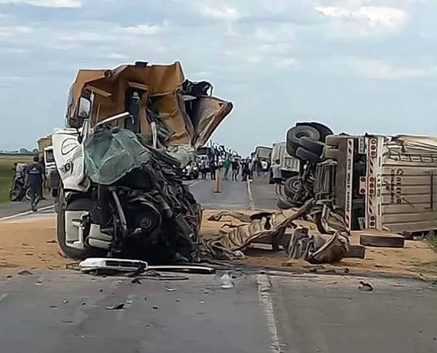 choque tres camiones las flores