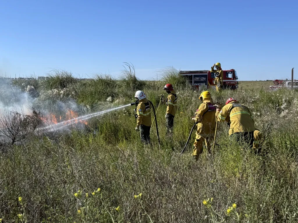 bomberos voluntarios realicó vias 5 FILE