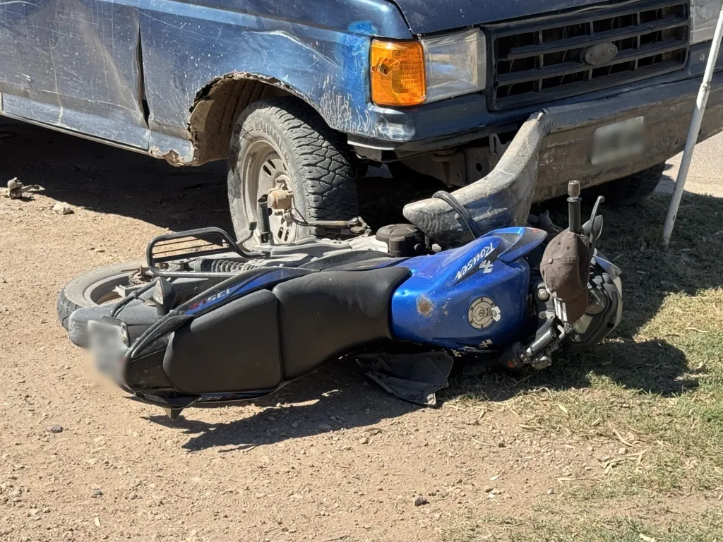 CHOQUE CAMIONETA MUNICIPAL 6 FILE