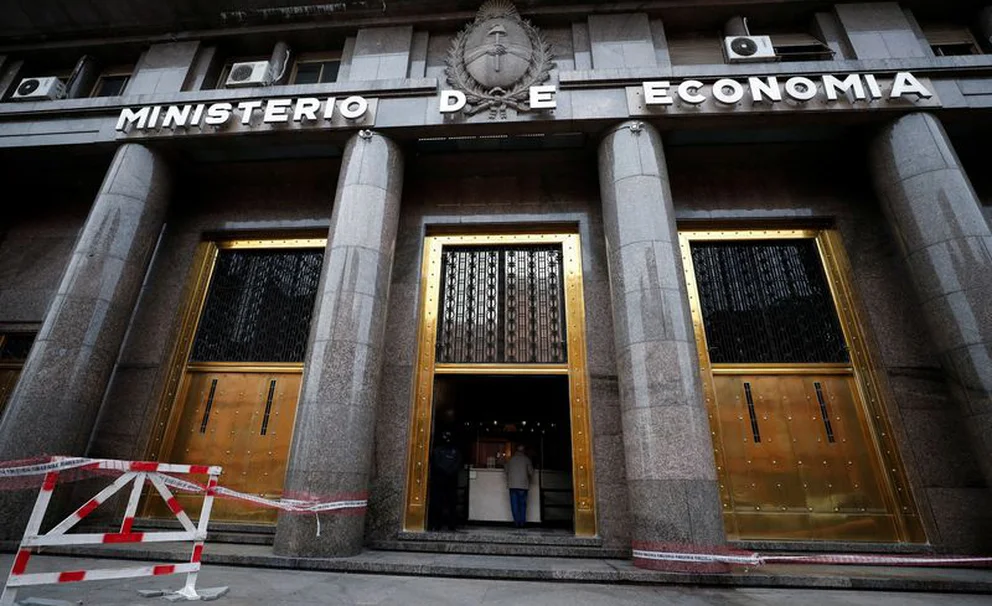 fachada min de economia