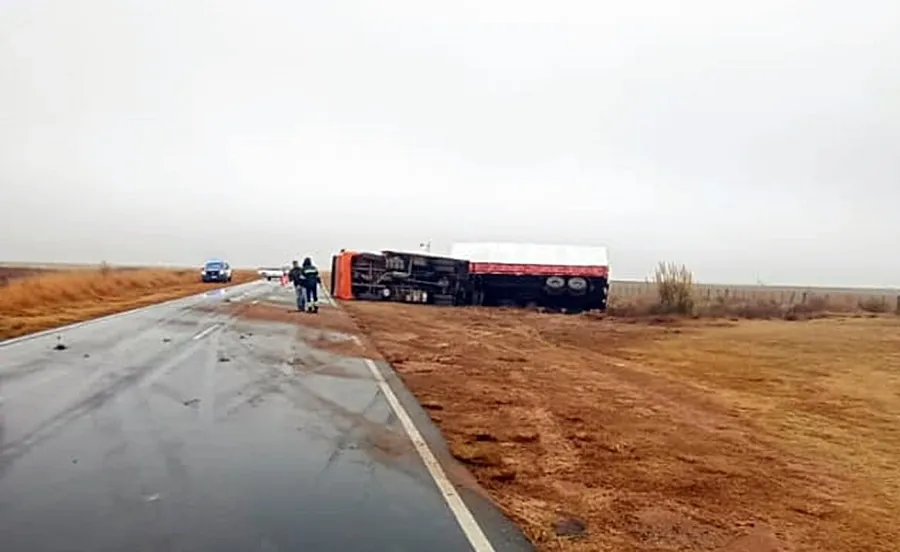 98c3841c-2c56-423a-a6a4-c33d3d5f5168