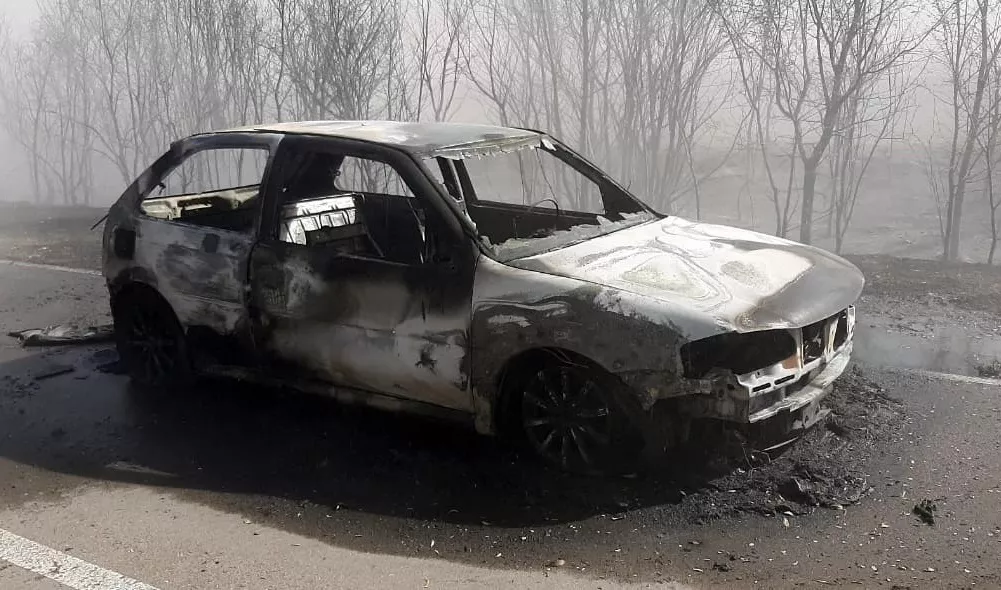 AUTO QUEMADO 1