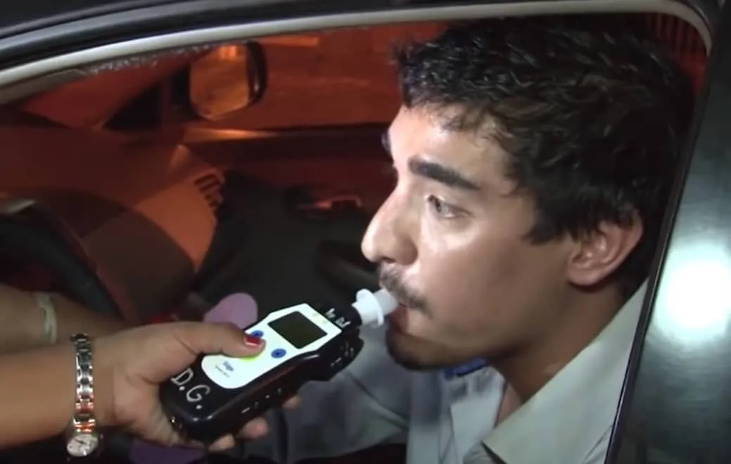 revision-con-alcoholimetro