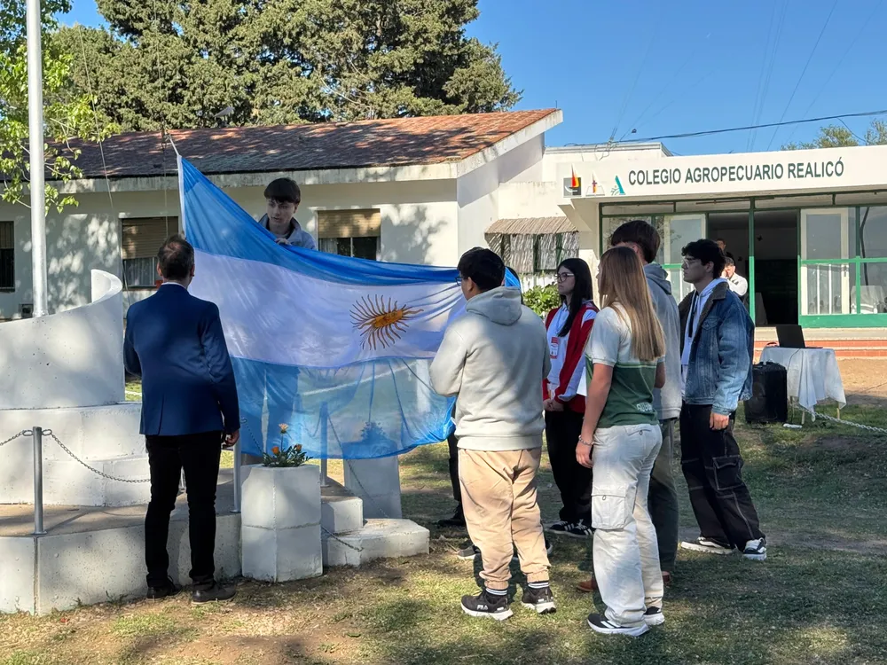 b3be808f-2c72-414a-a967-a610cffdb1e6