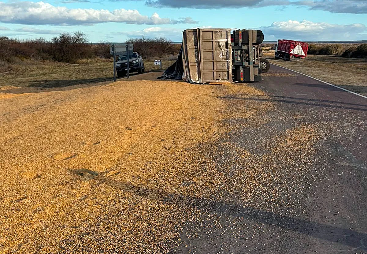 CAMION VUELCO 2
