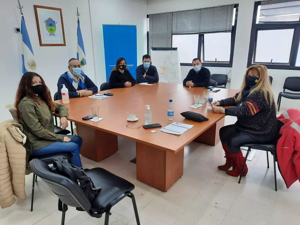 Seguridad y estrellas amarillas