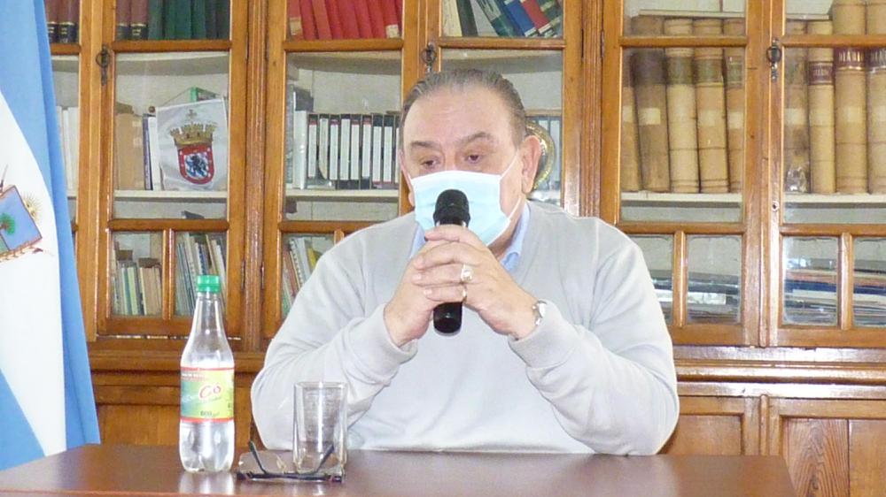 José Alvarez barbijo