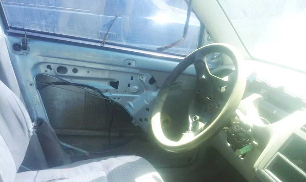 auto-desmantelado-5