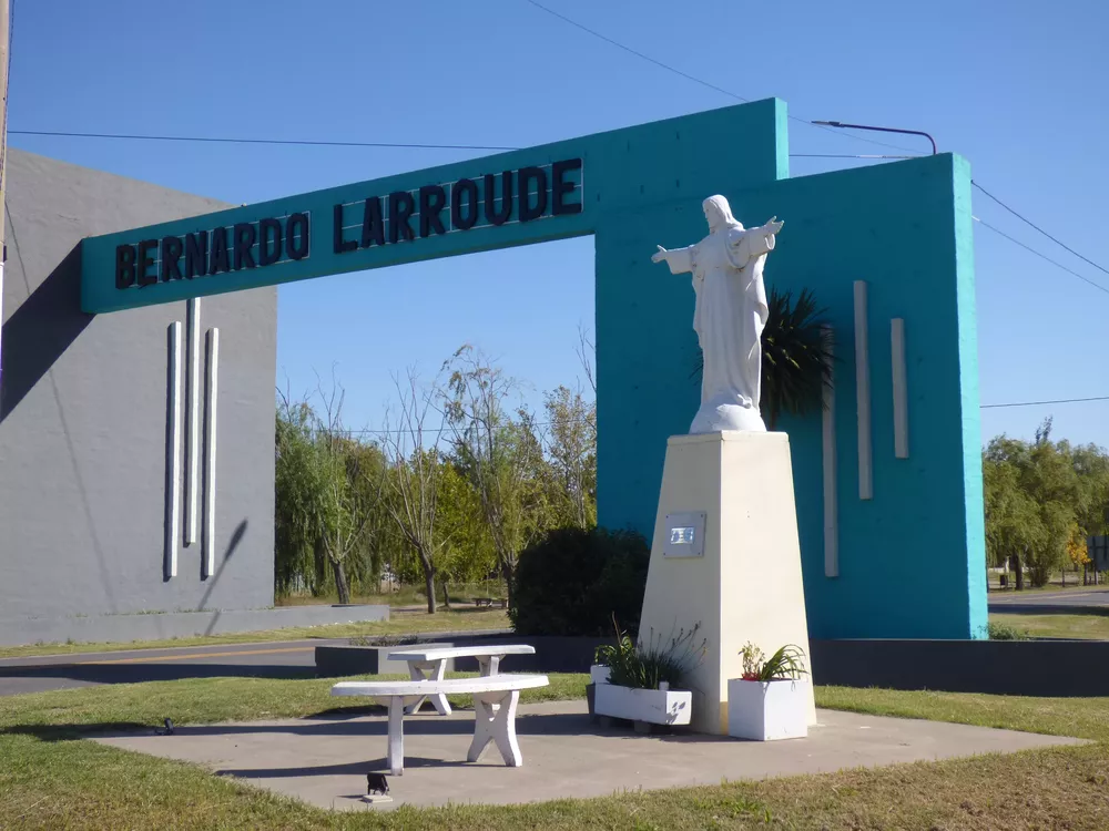 ENTRADA BERNARDO LARROUDE