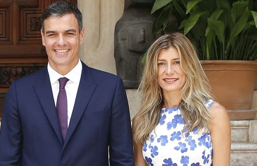 Pedro Sanchez y su esposa