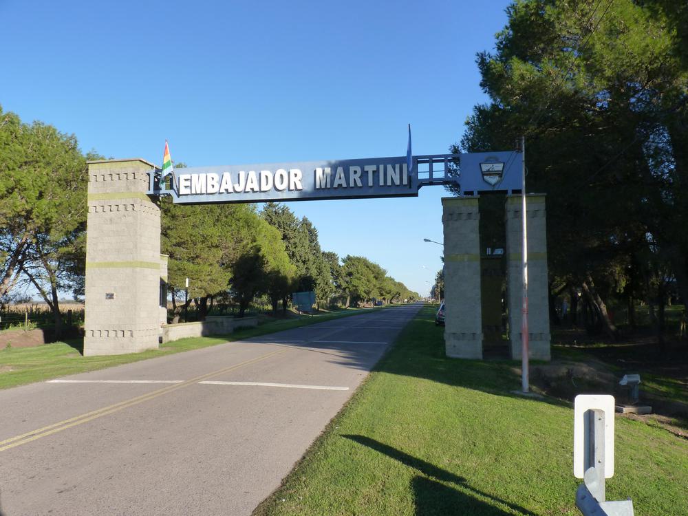INGRESO A EMBAJADOR MARTINI
