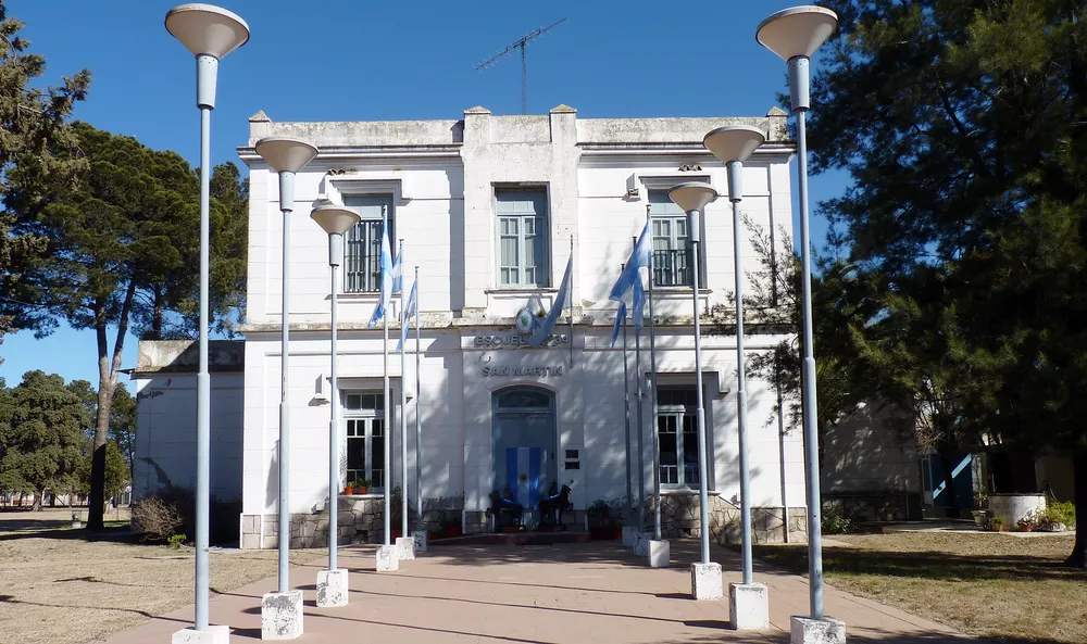 escuela 34 frente