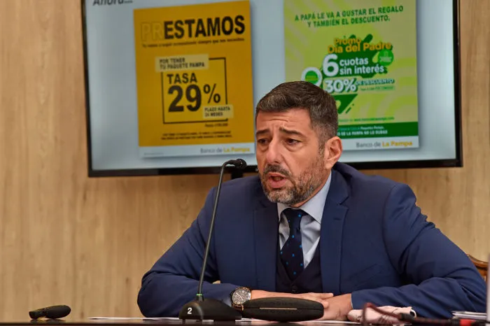 Alexis-Iviglia-Banco-de-La-Pampa-700x466