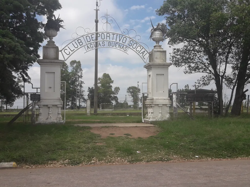 club aguas buenas lagos