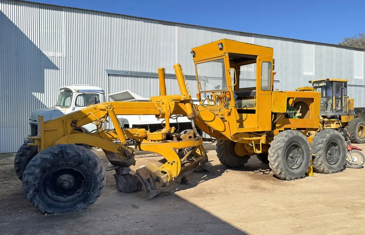 MAQUINARIA MUNICIPAL REALICO MOTONIVELADORA HUBER WARCO 4 FILE