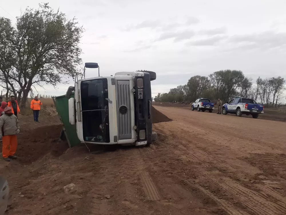 camion batea volcado