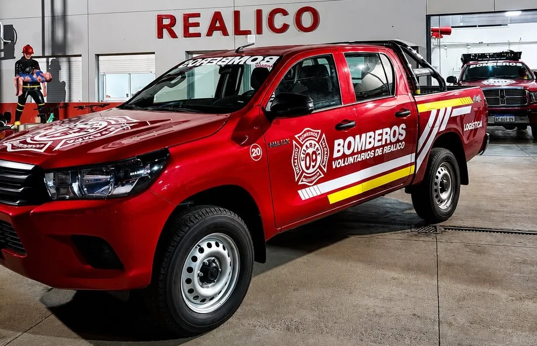 BOMBEROS REALICO CAMIONETA TOYOTA