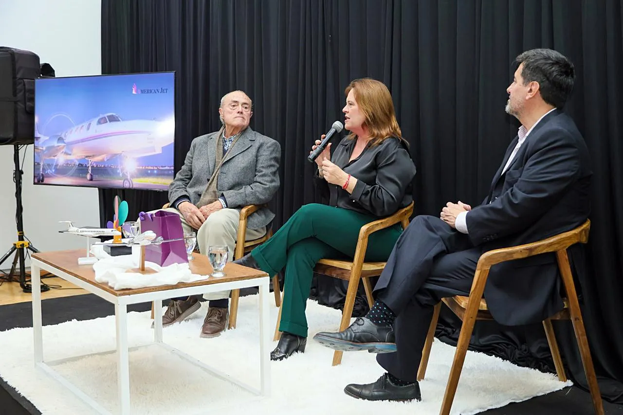 american jet alonso pico muni 4