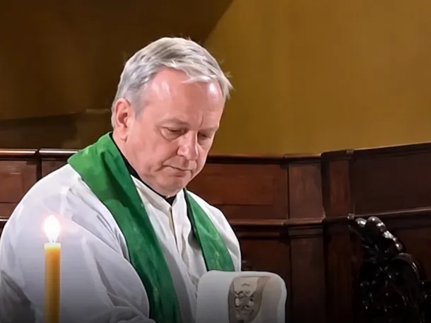 El cura Alejandro Nicola dio misas en la Catedral pese a estar denunciado por abusos.