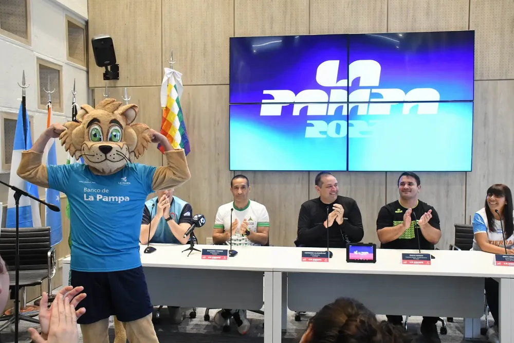 389823_resize-of-gus_7510