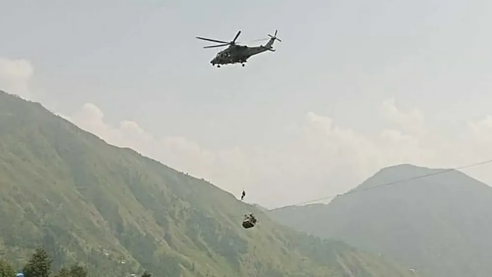 TELEFÉRICO PAKISTAN HELICÓPTERO