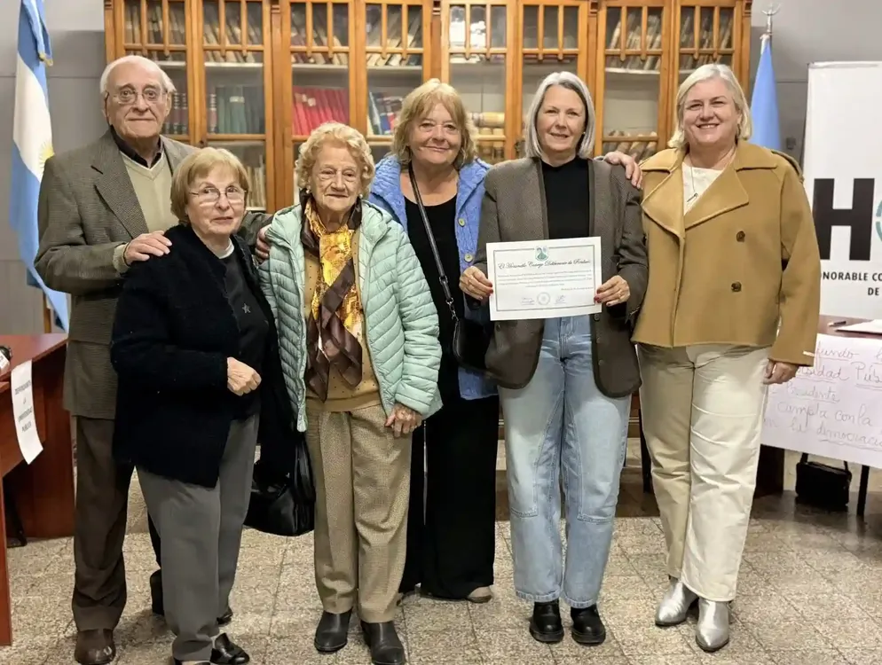 RECONOCIMIENTO LAURA HAJDUK 5C