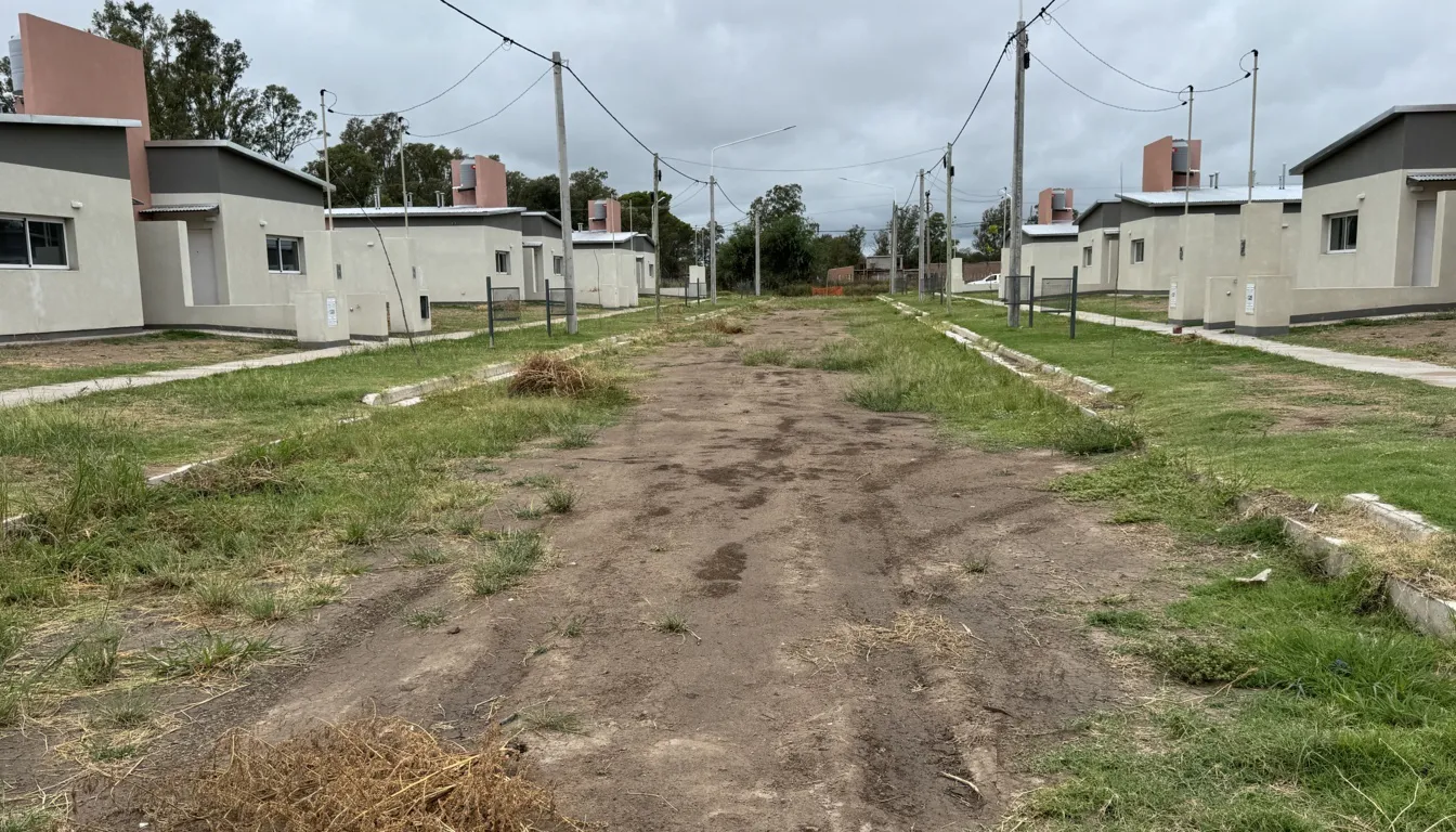 CALLE CENTRAL 30 VIVIENDAS 2 FILE