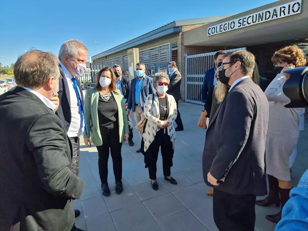 afe0e3f9-3081-4f8b-be69-f39a8434cd5a