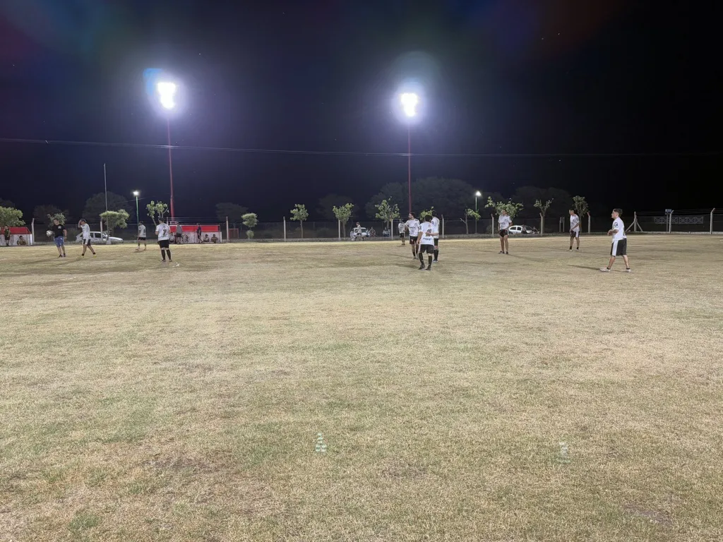 cancha van praet iluminada 2 FILE