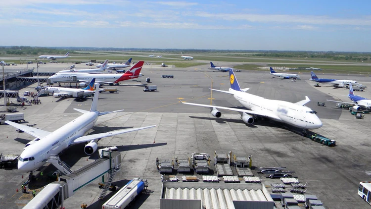 AVIONES AEROPUERTO