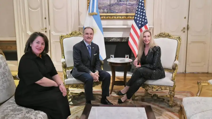 karina-milei-se-reunio-con-peter-lamelas-2353642
