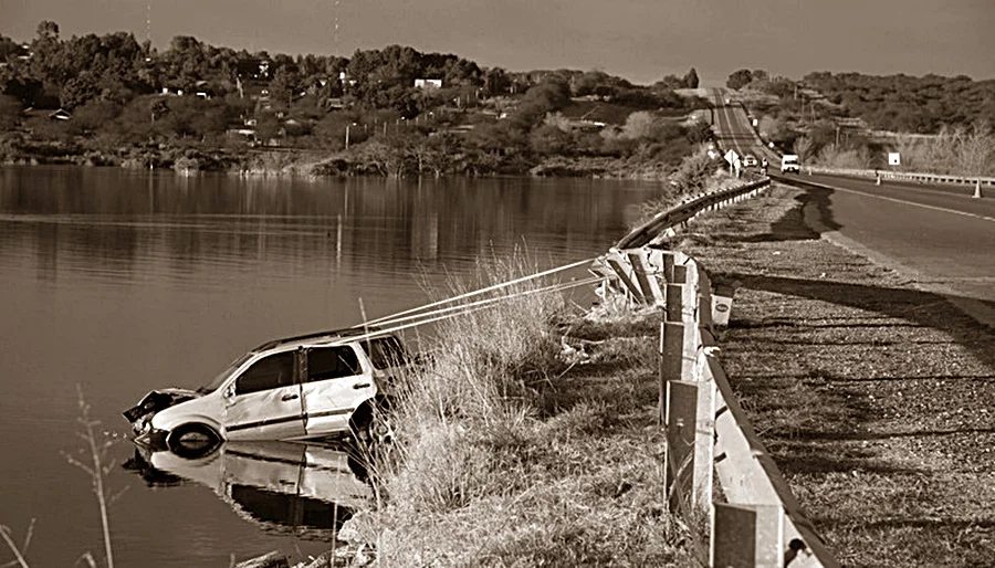 bajo giuliani camioneta sepia