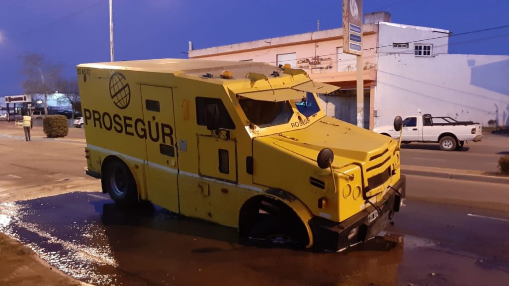 CAMION HUNDIDO DE PROSEGUR